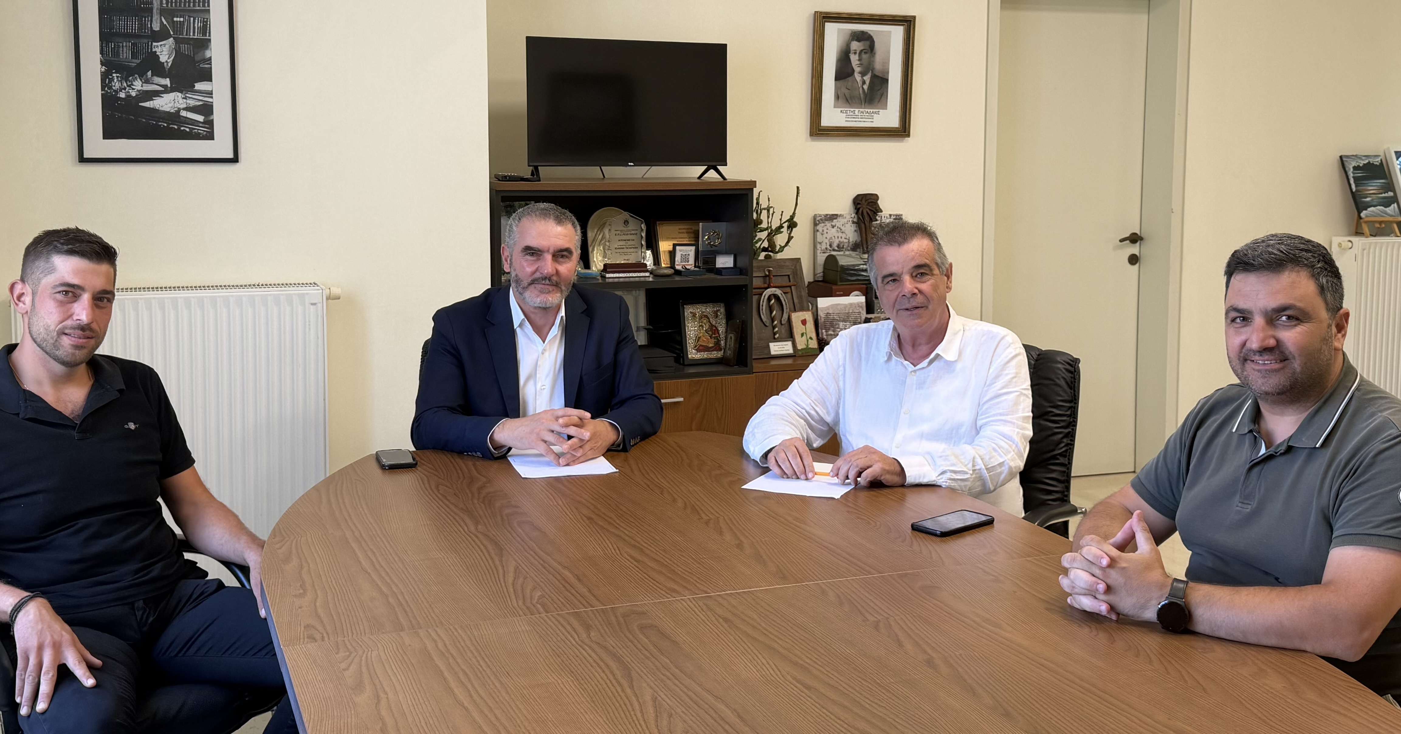 Επίσκεψη του Βουλευτή Ρεθύμνης Μανόλη Χνάρη στον Δήμο Αγίου Βασιλείου 