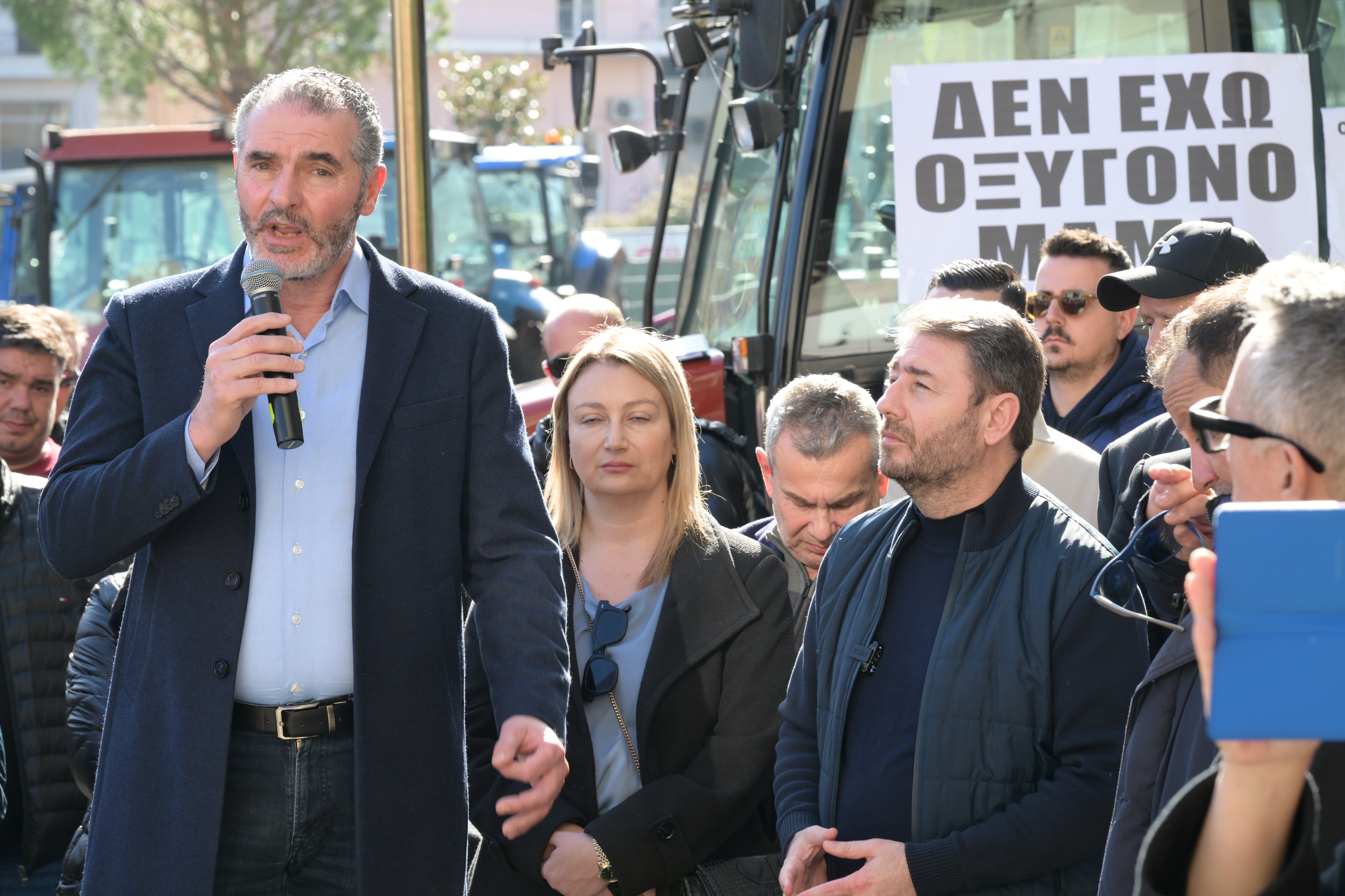 «Ο Βουλευτής Μανόλης Χνάρης στο μπλόκο αγροτών της Κωπαΐδας» «Ο Βουλευτής Μανόλης Χνάρης στο μπλόκο αγροτών της Κωπαΐδας»