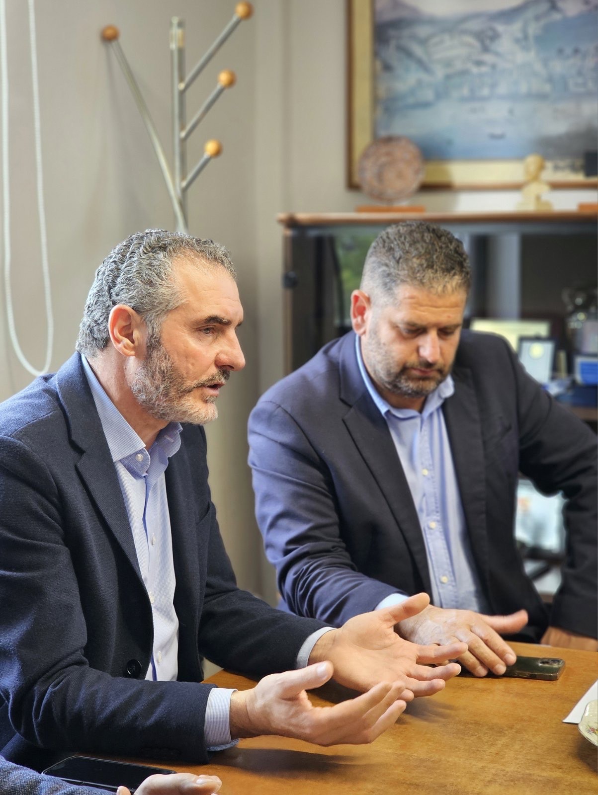 Επίσκεψη του Βουλευτή Ρεθύμνης Μανόλη Χνάρη στον Δήμο Μυλοποτάμου Επίσκεψη του Βουλευτή Ρεθύμνης Μανόλη Χνάρη στον Δήμο Μυλοποτάμου