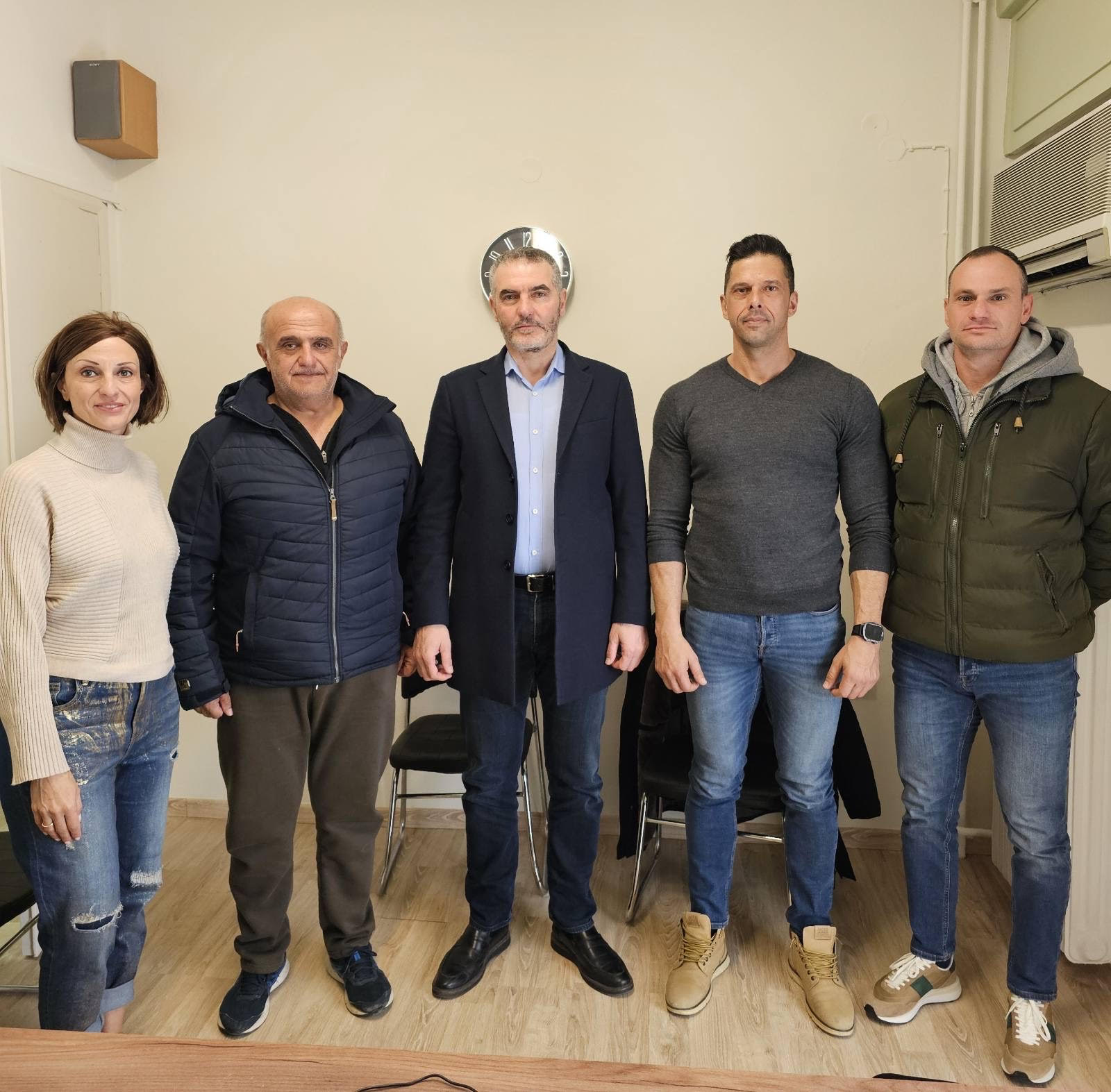 Συνάντηση του Βουλευτή Ρεθύμνης Μανόλη Χνάρη με μέλη της Ένωσης Υπαλλήλων Πυροσβεστικού Σώματος Περιφέρειας Κρήτης Μέλος Π.Ο.Ε.Υ.Π.Σ. Συνάντηση του Βουλευτή Ρεθύμνης Μανόλη Χνάρη με μέλη της Ένωσης Υπαλλήλων Πυροσβεστικού Σώματος Περιφέρειας Κρήτης Μέλος Π.Ο.Ε.Υ.Π.Σ.