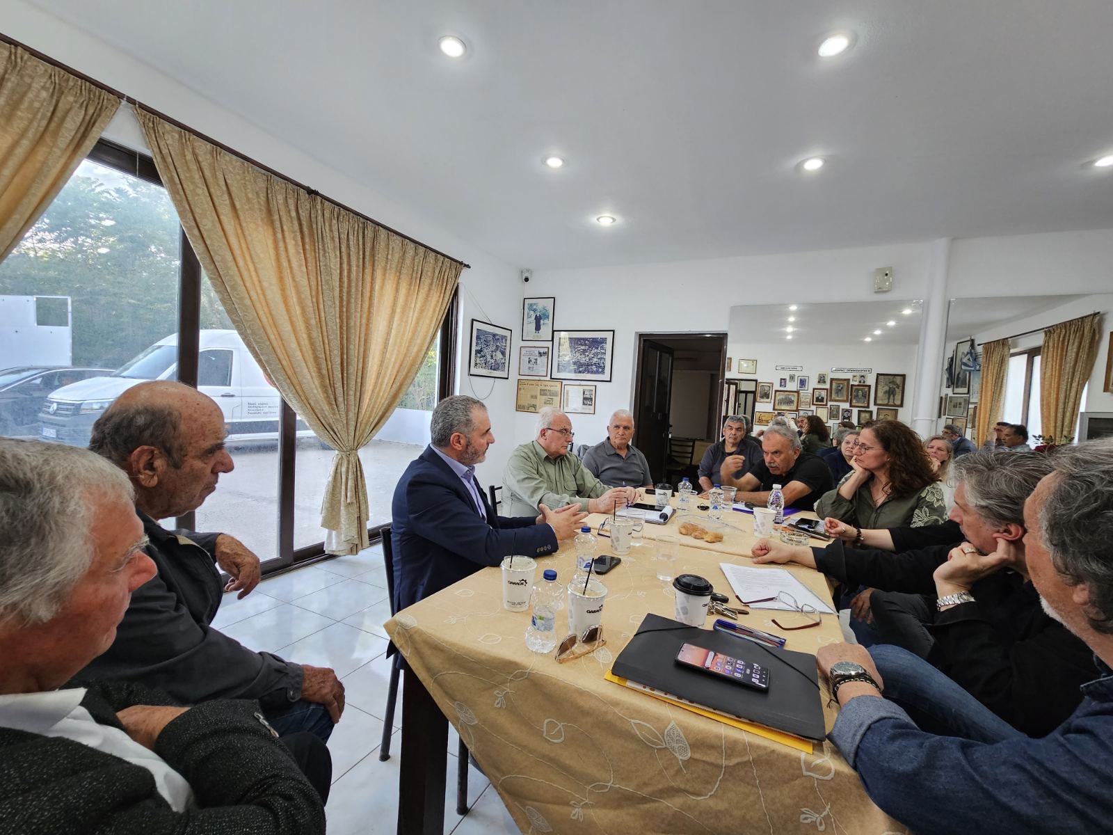 Συνάντηση του Μ. Χνάρη με εκπροσώπους του Συλλόγου Κατοίκων και Ιδιοκτητών Ανατολικού Ρεθύμνου 