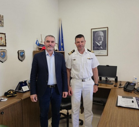 Επίσκεψη Βουλευτή Μ. Χνάρη στο Λιμεναρχείο Ρεθύμνου 