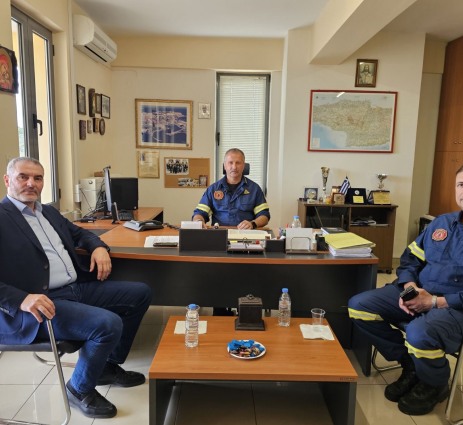 Επίσκεψη Μ. Χνάρη στην Πυροσβεστική Υπηρεσία Ρεθύμνου 